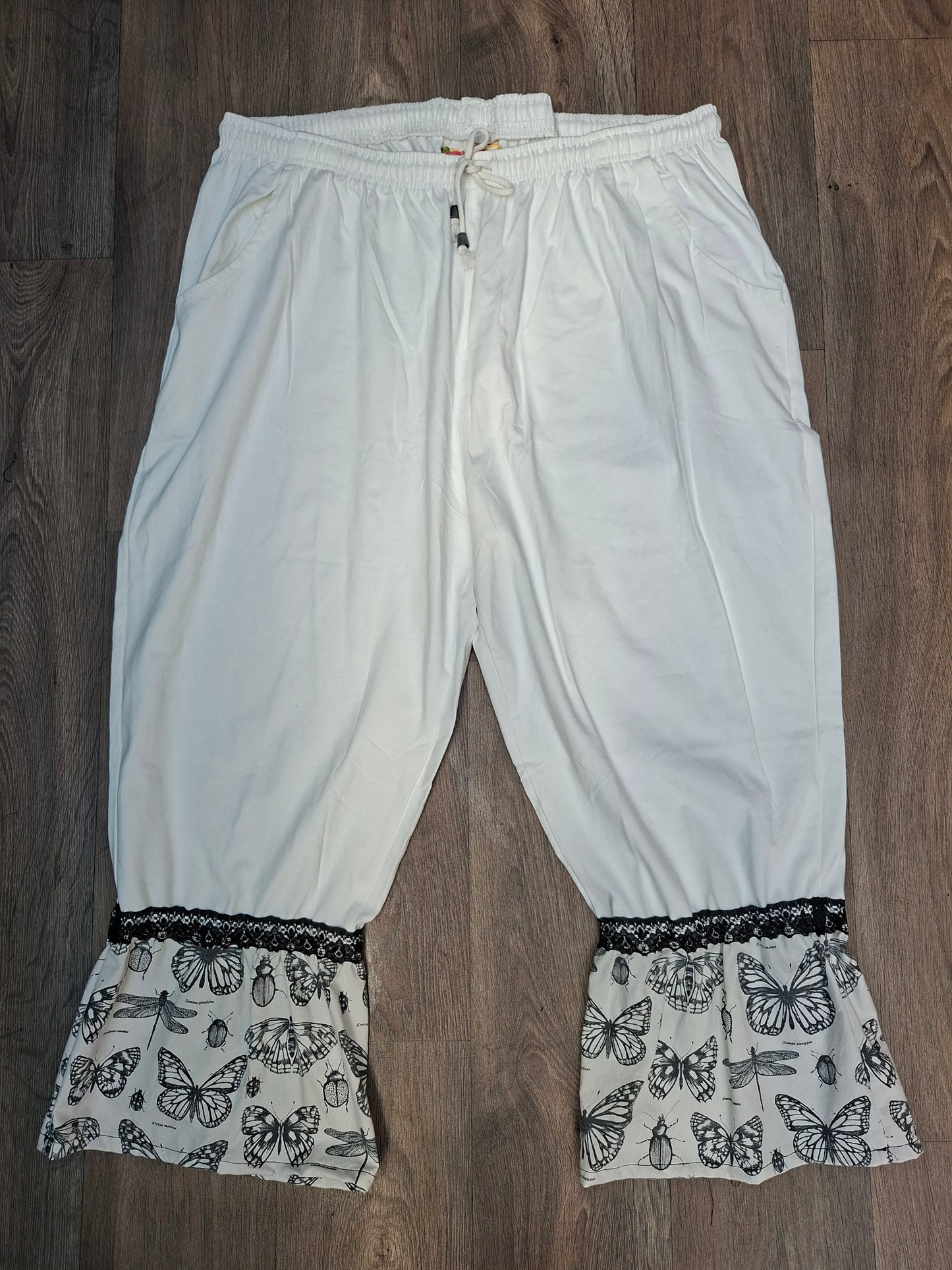 Butterfly n Bugs Bloomers - Size 20-22