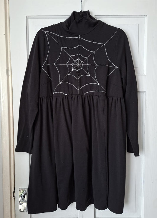 Spiderweb Dress - Size 14-16