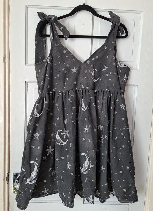 Grey moons & stars sweetheart dress - Size 14
