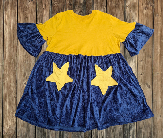 Star Pocket Smock Dress - Size 20-22