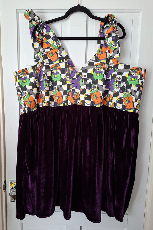 Halloween Clowns Sweetheart Dress - Size 24